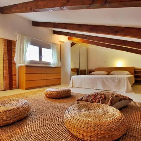 Villa Sleeps 12 Pool Air Con Wifi
