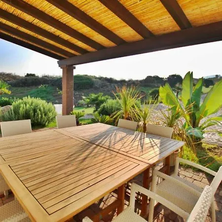 Villa Sleeps 12 Pool Air Con Wifi