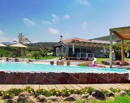 Sleeps 12 Pool Air Con Wifi